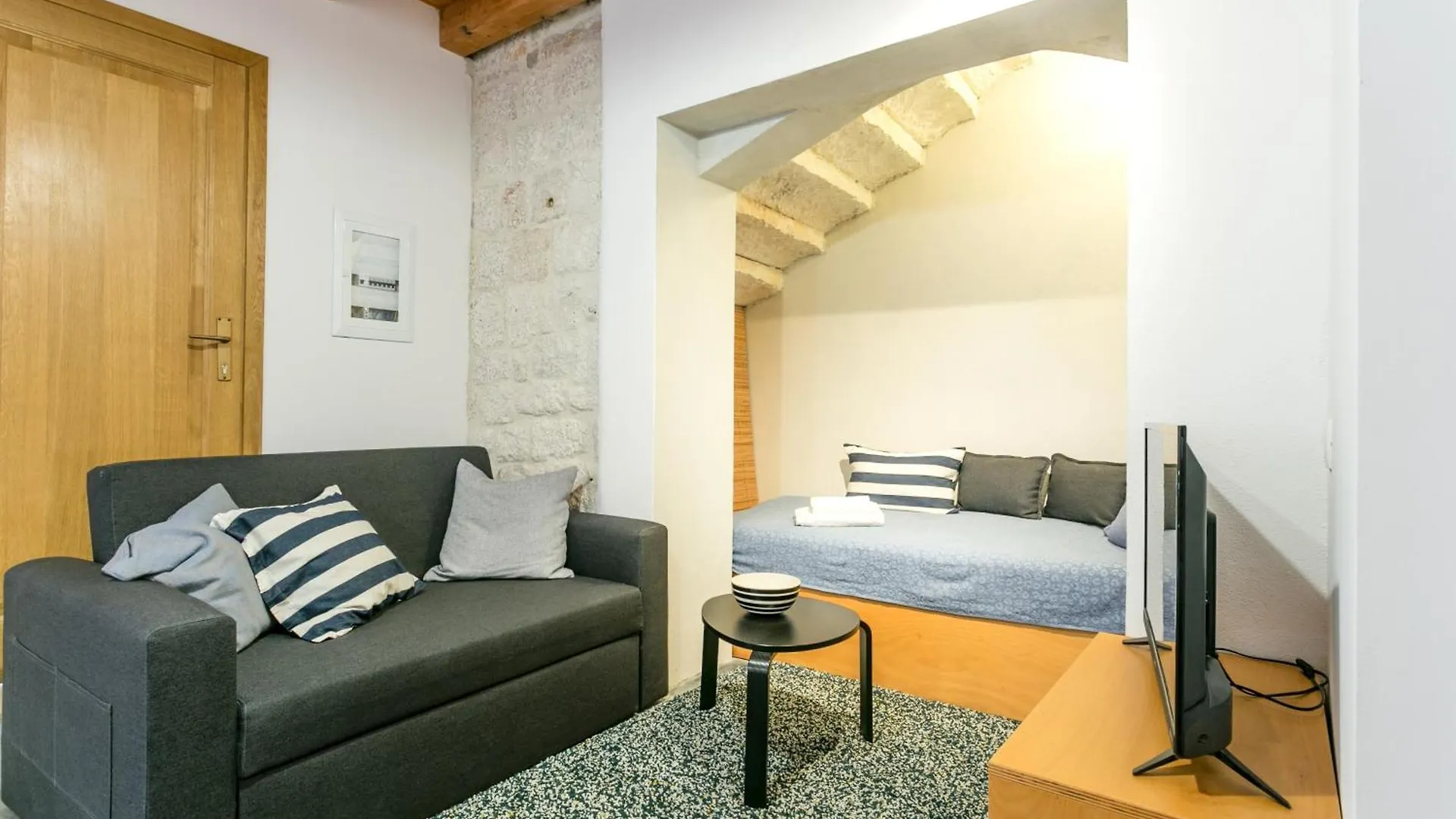 Apartments By The Sea Kastel Stari, Kastela - 21199