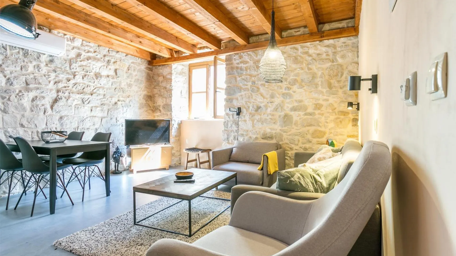 Apartments By The Sea Kastel Stari, Kastela - 21199